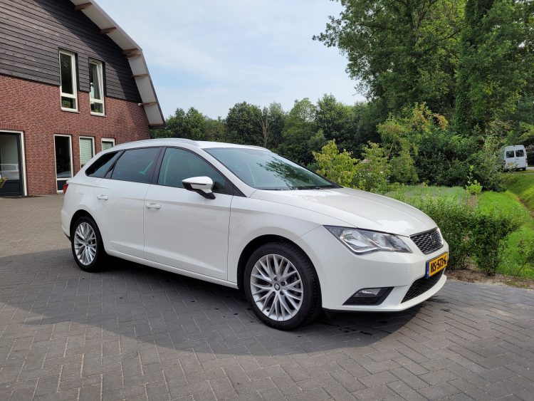 Seat Leon 1.6 TDI 81KW ST DSG 2016 Wit