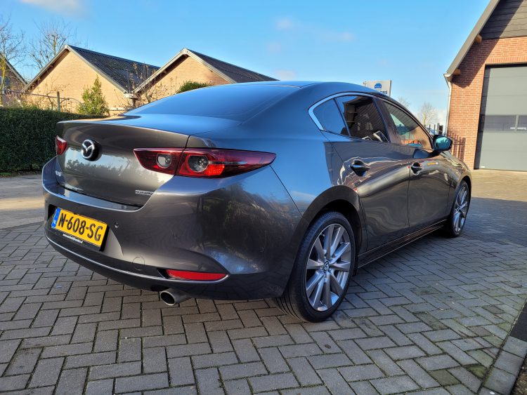 Mazda 3 2.0 SkyActiv-G 122 Hybride