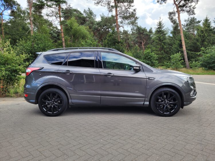 Ford Kuga 1.5L ST Line 182PK 4WD