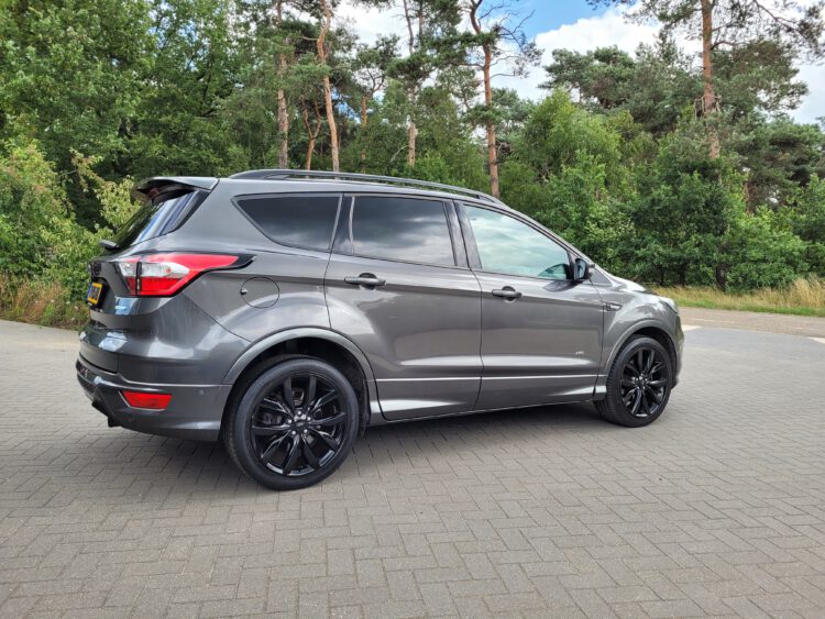 Ford Kuga 1.5L ST Line 182PK 4WD