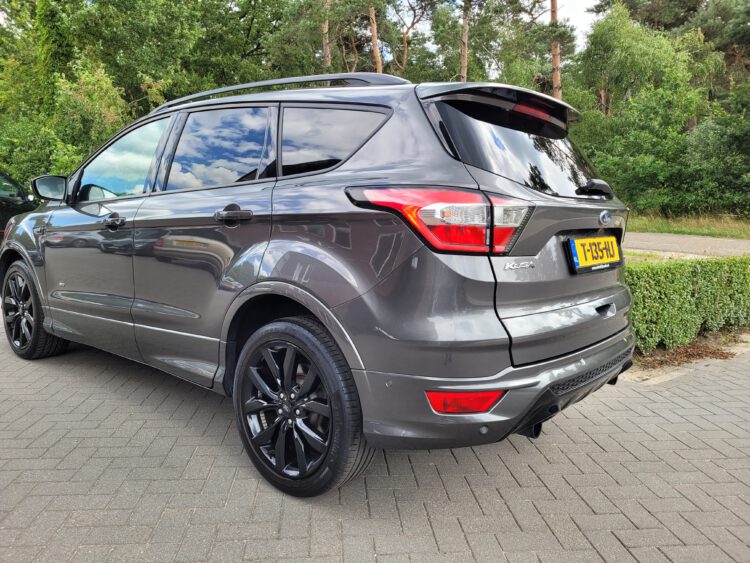 Ford Kuga 1.5L ST Line 182PK 4WD